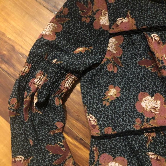 🎉BOGO FREE🎉 Boho flowy top - Picture 2 of 3